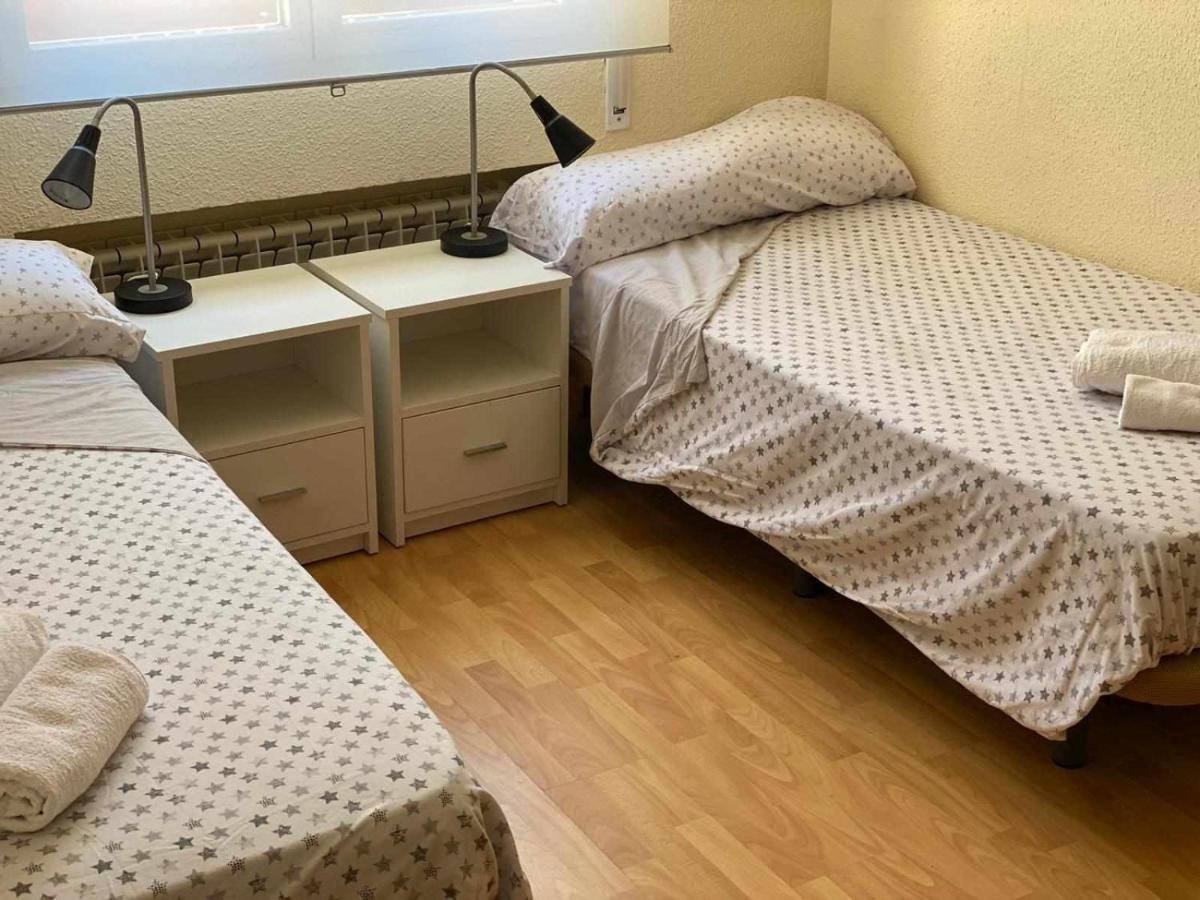 Residencia 12 Octubre Bed & Breakfast Madrid Exterior photo