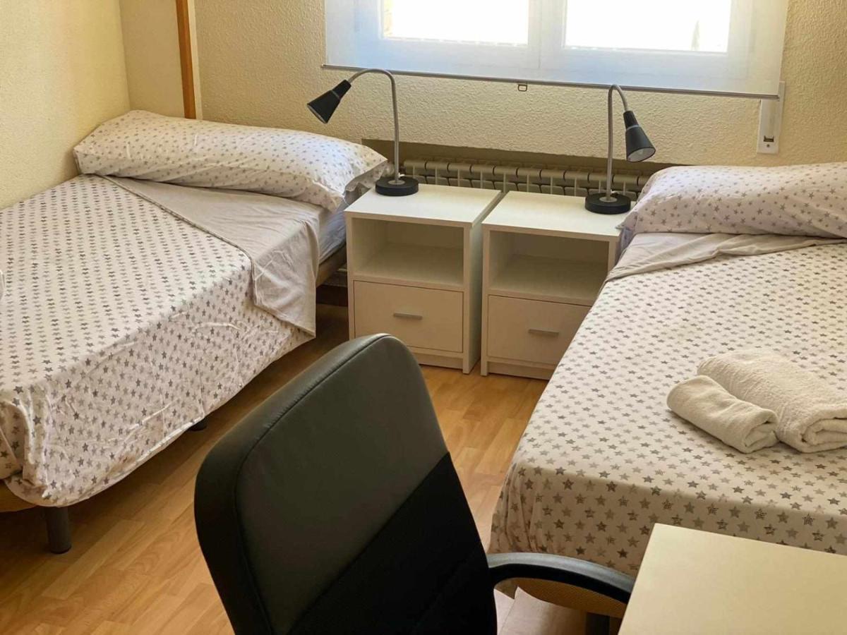 Residencia 12 Octubre Bed & Breakfast Madrid Exterior photo
