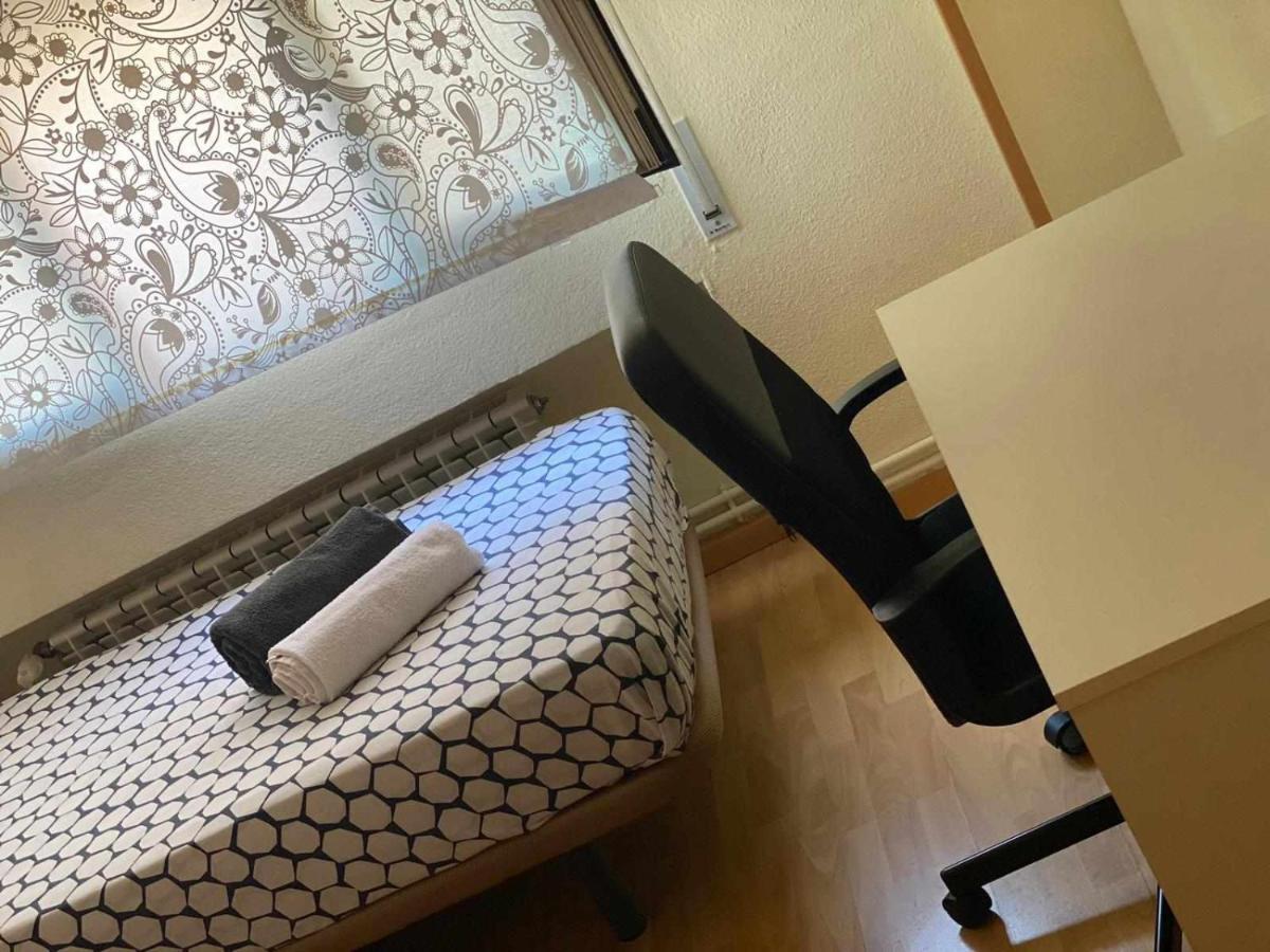 Residencia 12 Octubre Bed & Breakfast Madrid Exterior photo
