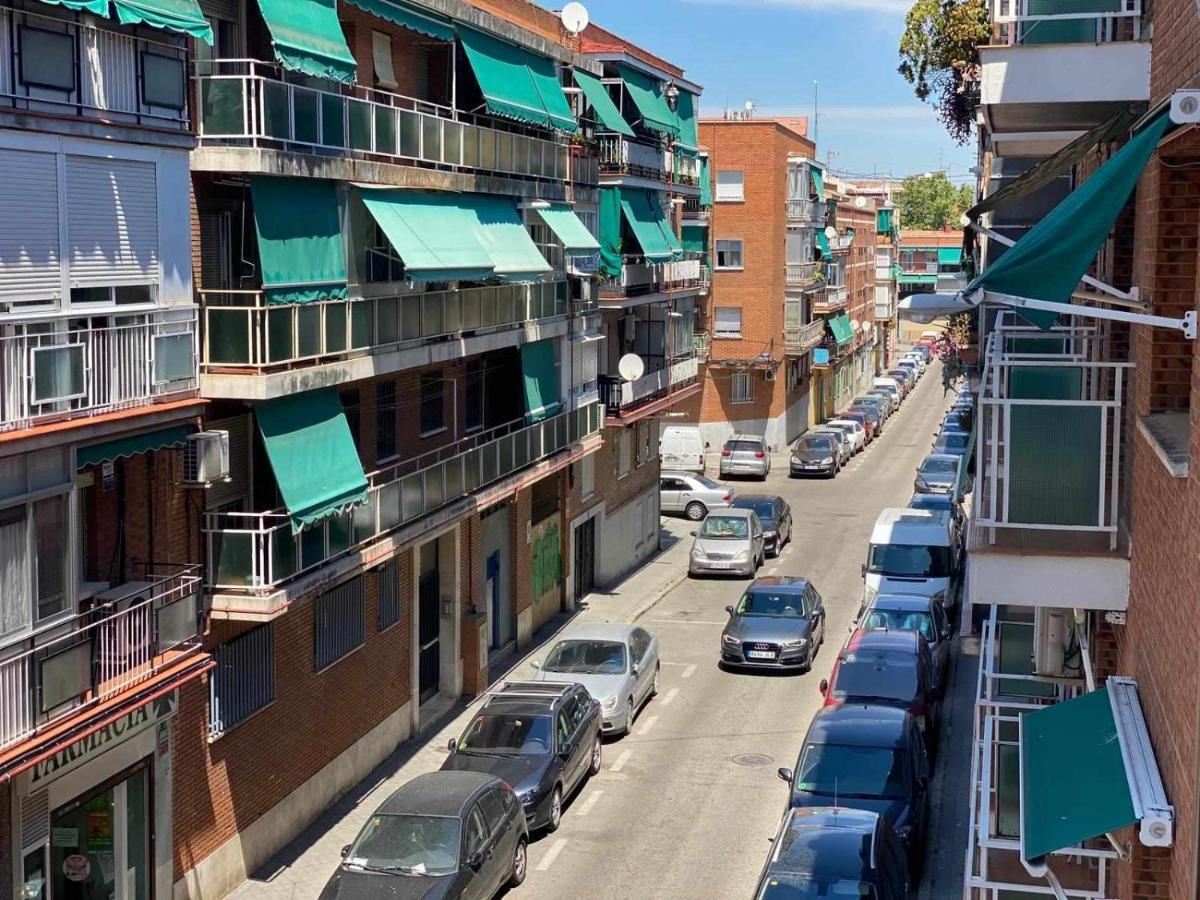 Residencia 12 Octubre Bed & Breakfast Madrid Exterior photo